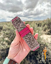 Load image into Gallery viewer, Buckarette Band - Sheridan Cowhide