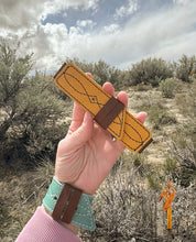Load image into Gallery viewer, Gunslinger stitch Buckarette Band - yellow