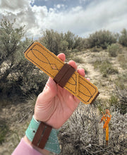 Load image into Gallery viewer, Gunslinger stitch Buckarette Band - yellow/brown rough-out